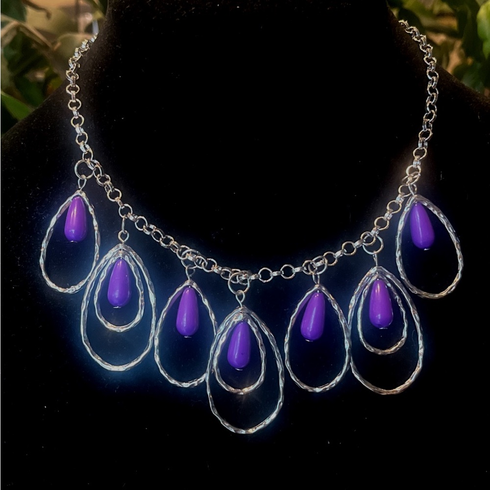 Chic Silver and Purple Teardrop Necklace
